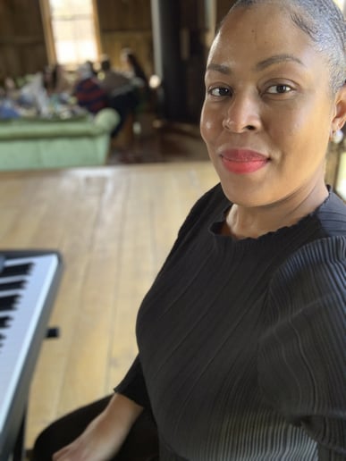 Gallery photo 3 of Liz Marion Piano