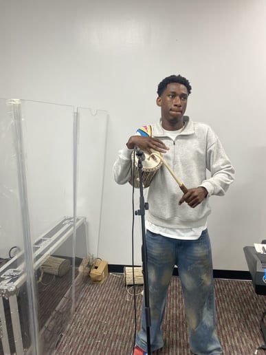 Gallery photo 1 of Loc Percussion