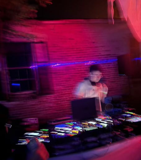 Gallery photo 1 of Locl