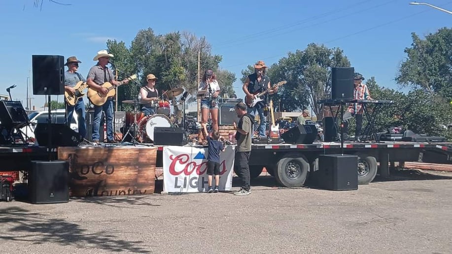 Gallery photo 7 of LoCo Country