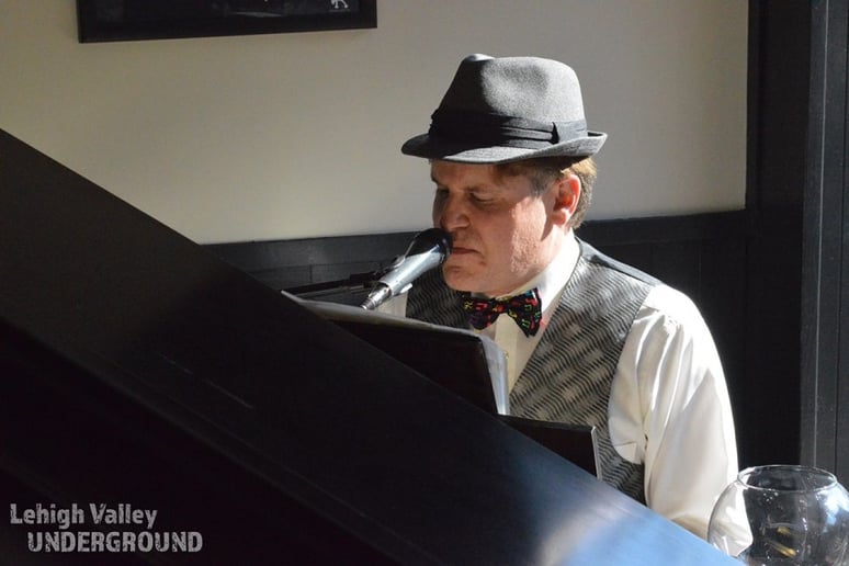 Gallery photo 1 of Jim Loftus - Pianist - Vocalist - Organist