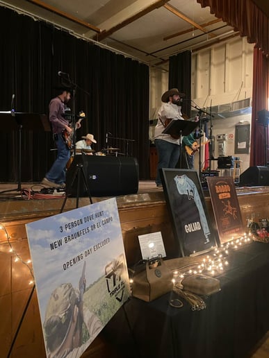 Gallery photo 1 of Logan Gisler & The Well Diggers