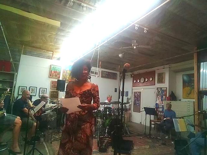 Gallery photo 8 of Lola Batiste