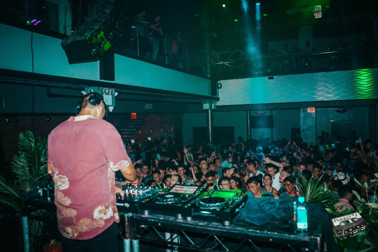 Gallery photo 5 of Longtime club and bar DJ