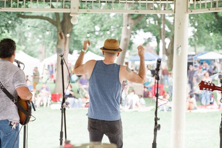 Gallery photo 7 of Loose and Alright