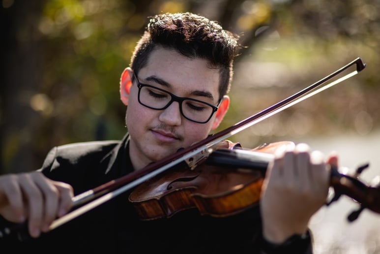 Gallery photo 1 of Loren Plays Violin