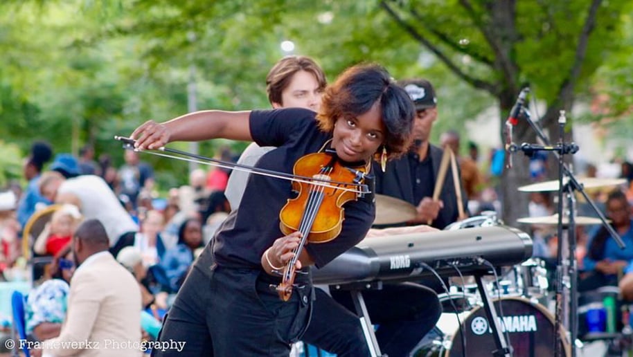 Gallery photo 2 of Loren Plays Violin