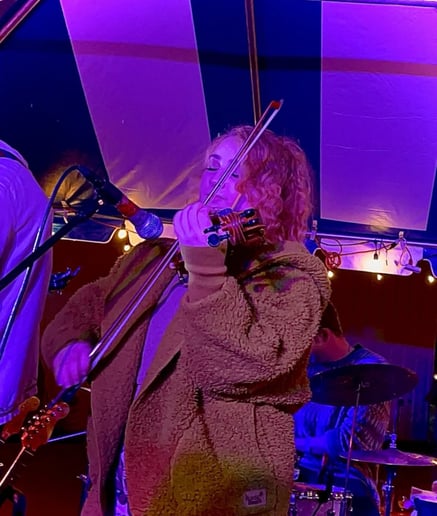 Gallery photo 2 of Loren the Violinist