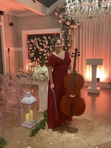 Gallery photo 5 of Lorena Cellist