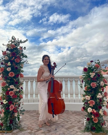 Gallery photo 6 of Lorena Cellist