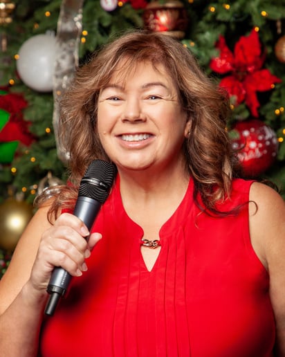 Gallery photo 1 of Lorraine Scott, Karaoke-Style Singer