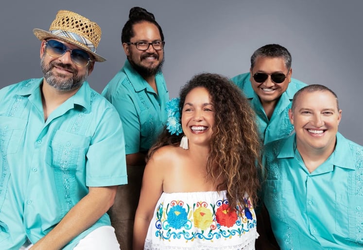 Gallery photo 3 of Los Vecinos Music