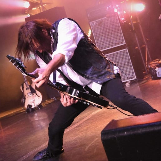 Gallery photo 4 of Lose Your Illusion