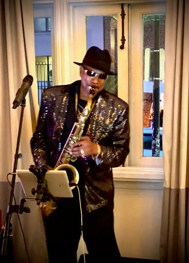 Gallery photo 1 of Louie D. Experience (Sax Solos & Vocals)