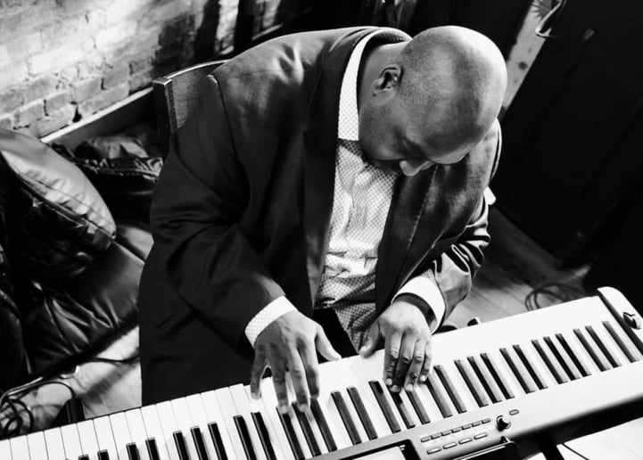 Gallery photo 1 of Louis Keys
