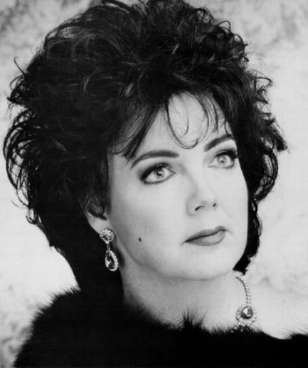 Gallery photo 4 of Louise Gallagher as Elizabeth Taylor
