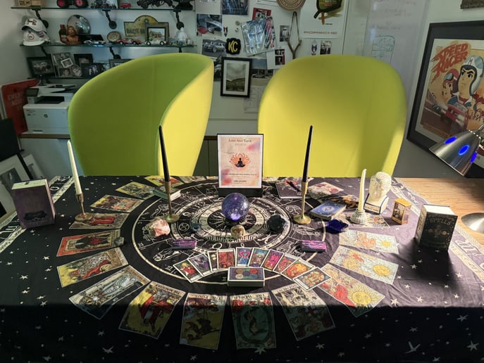 Gallery photo 6 of Love and Tarot