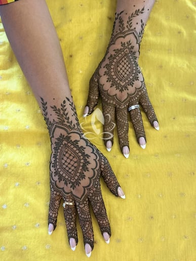 Gallery photo 6 of Love Aum Henna Creation
