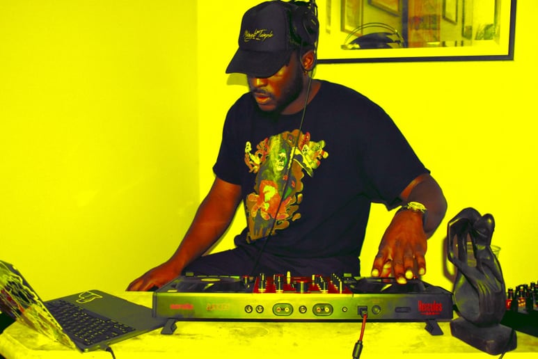 Gallery photo 2 of Love Heem