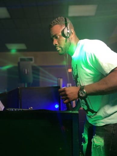 Gallery photo 8 of Luc the DJ