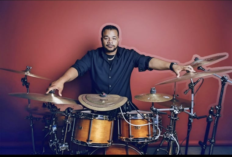 Gallery photo 8 of Luis Alicea