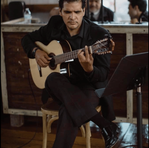 Gallery photo 1 of Luis Maldonado Guitarist