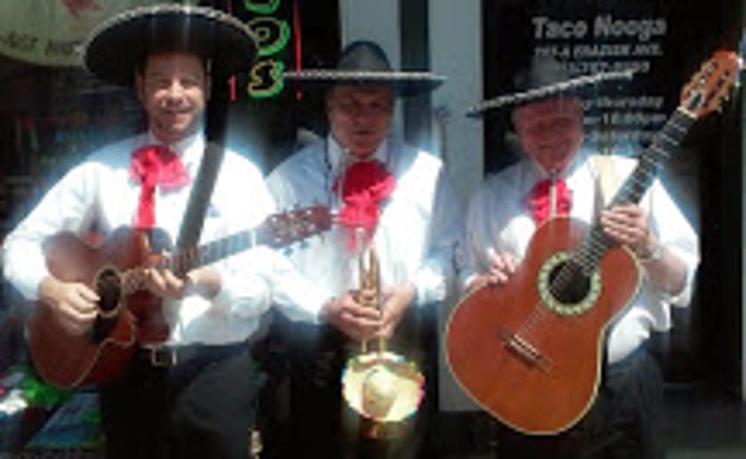 Gallery photo 11 of Los Amigos Music