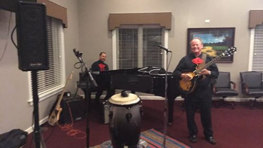 Gallery photo 16 of Los Amigos Music