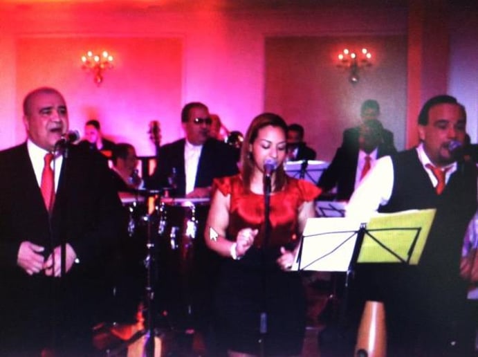 Gallery photo 4 of Luisito Rey y La Dinamica