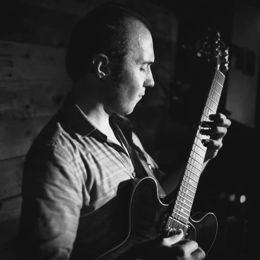Gallery photo 5 of Luke Westbrook - Solo Guitar