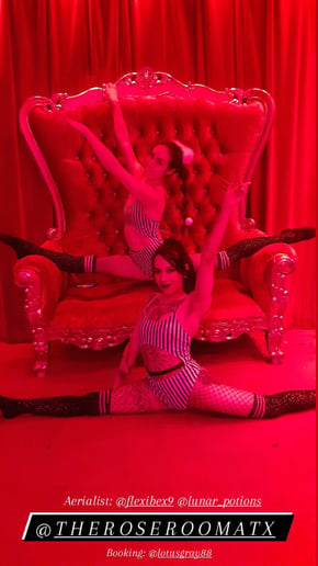 Gallery photo 1 of Luna Flor