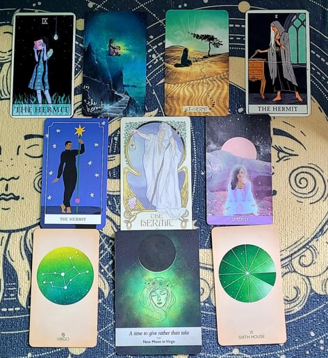 Gallery photo 2 of Luna Lisa Tarot