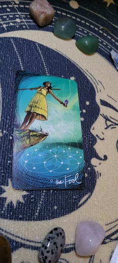 Gallery photo 8 of Luna Lisa Tarot