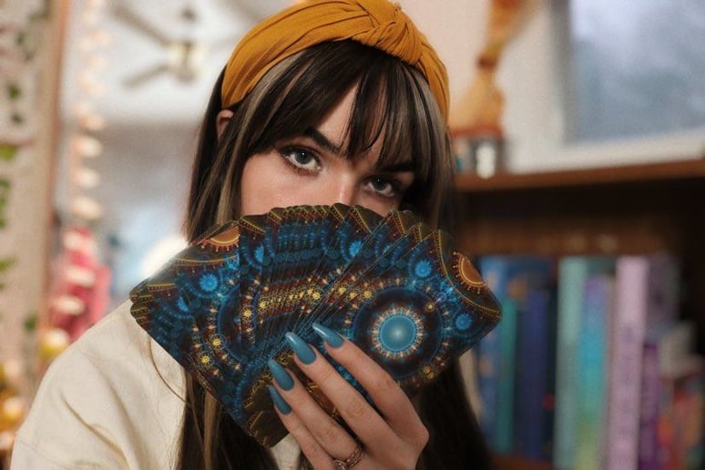 Gallery photo 2 of Luna Seranova - Psychic Tarot Reader