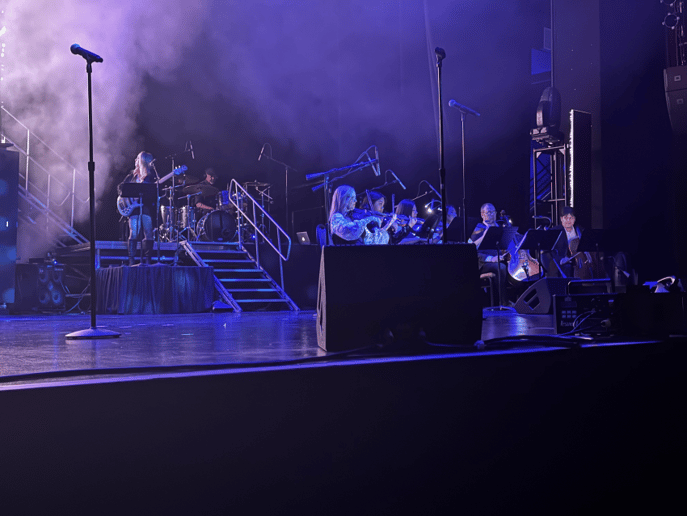 Gallery photo 2 of Luna Solis Live Violinist