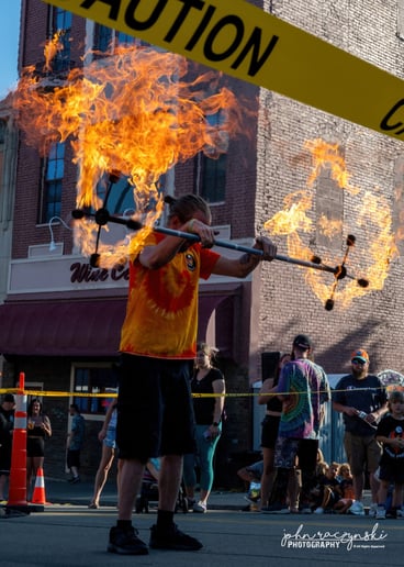 Gallery photo 4 of Lunar Pyros