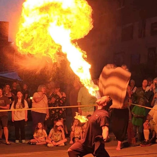 Gallery photo 5 of Lunar Pyros