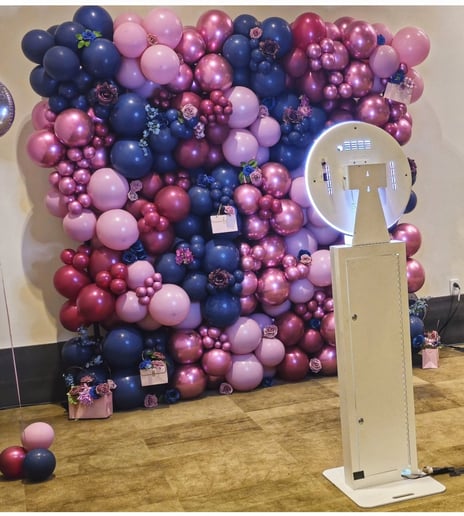 Gallery photo 4 of Luxury Balloon Decor
