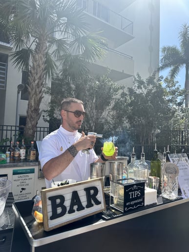 Gallery photo 7 of Luxury Bartending Events