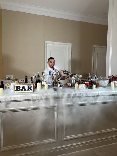 Gallery photo 1 of Luxury Bartending Events