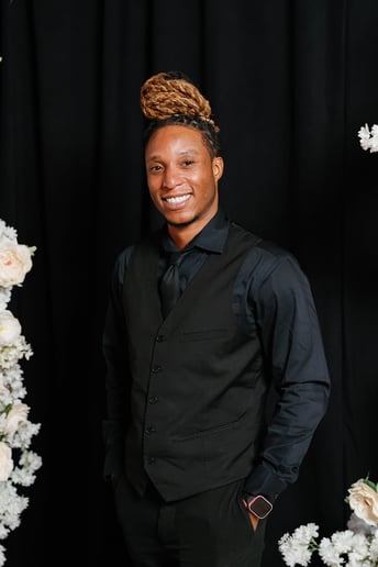 Gallery photo 4 of DJ Quote Official