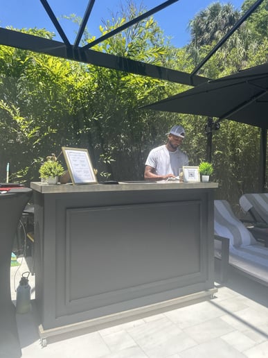 Gallery photo 2 of Luxury Mobile Bartenders