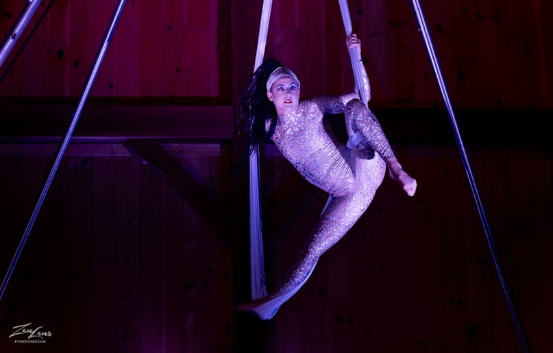 Gallery photo 4 of Lyndsey Bowen