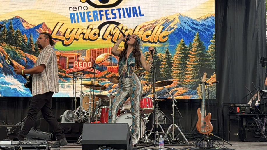Gallery photo 1 of Lyric Michelle Band