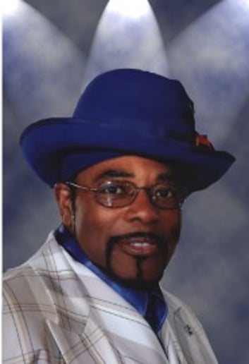 Gallery photo 2 of M. Carlos Manuel