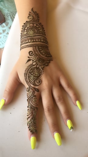 Gallery photo 6 of M M Henna Art