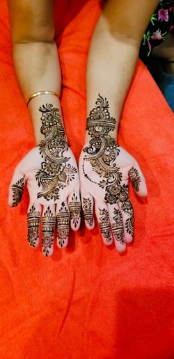 Gallery photo 2 of M M Henna Art