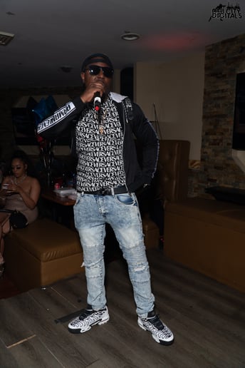 Gallery photo 1 of Mac Nif Live
