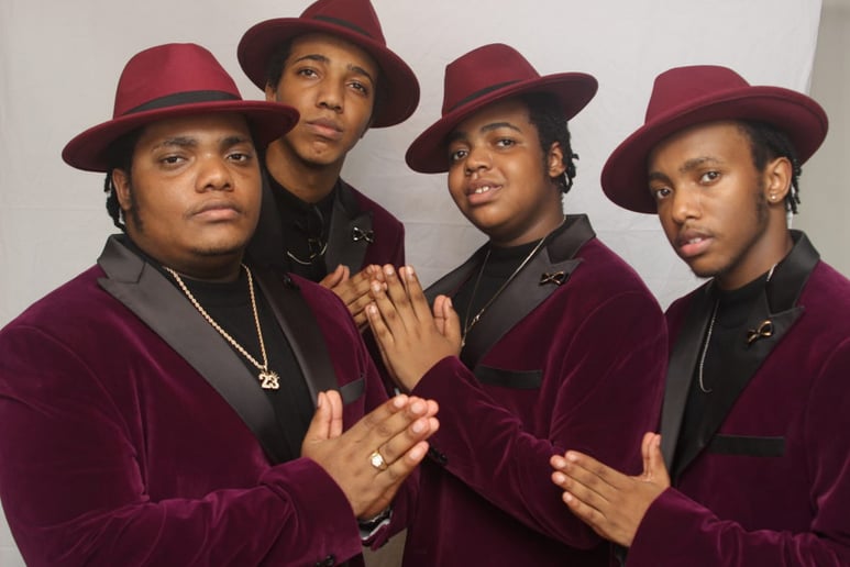 Gallery photo 1 of MacFour