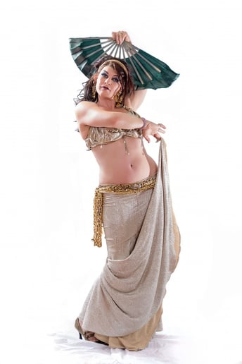 Gallery photo 5 of Madame Onça Entertainment: Stilts, Tarot and More